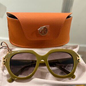 TORY BURCH | OVERSIZED ROUND | OLIVE | SUNGLASSES
